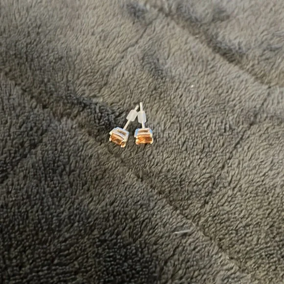 Silver Earings - Picture 3 of 3